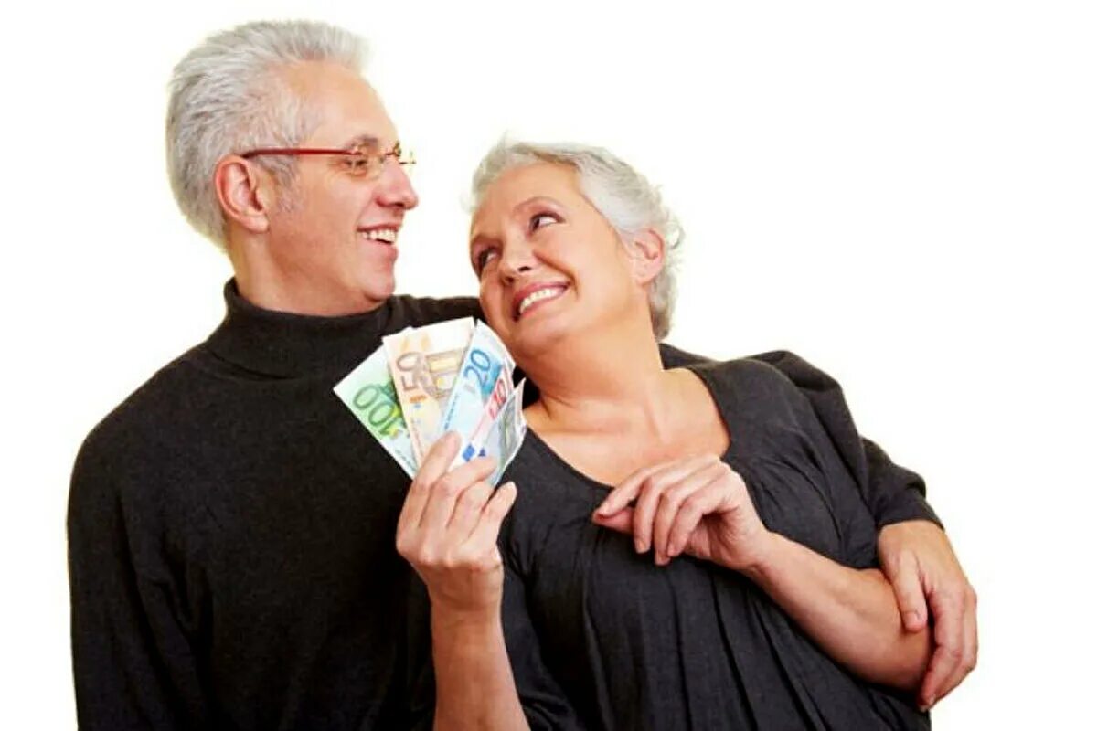 Подаренные деньги в браке. Пожилые люди. Пенсионер с деньгами. Пенсионерка с деньгами. Бабушка и дедушка с деньгами.