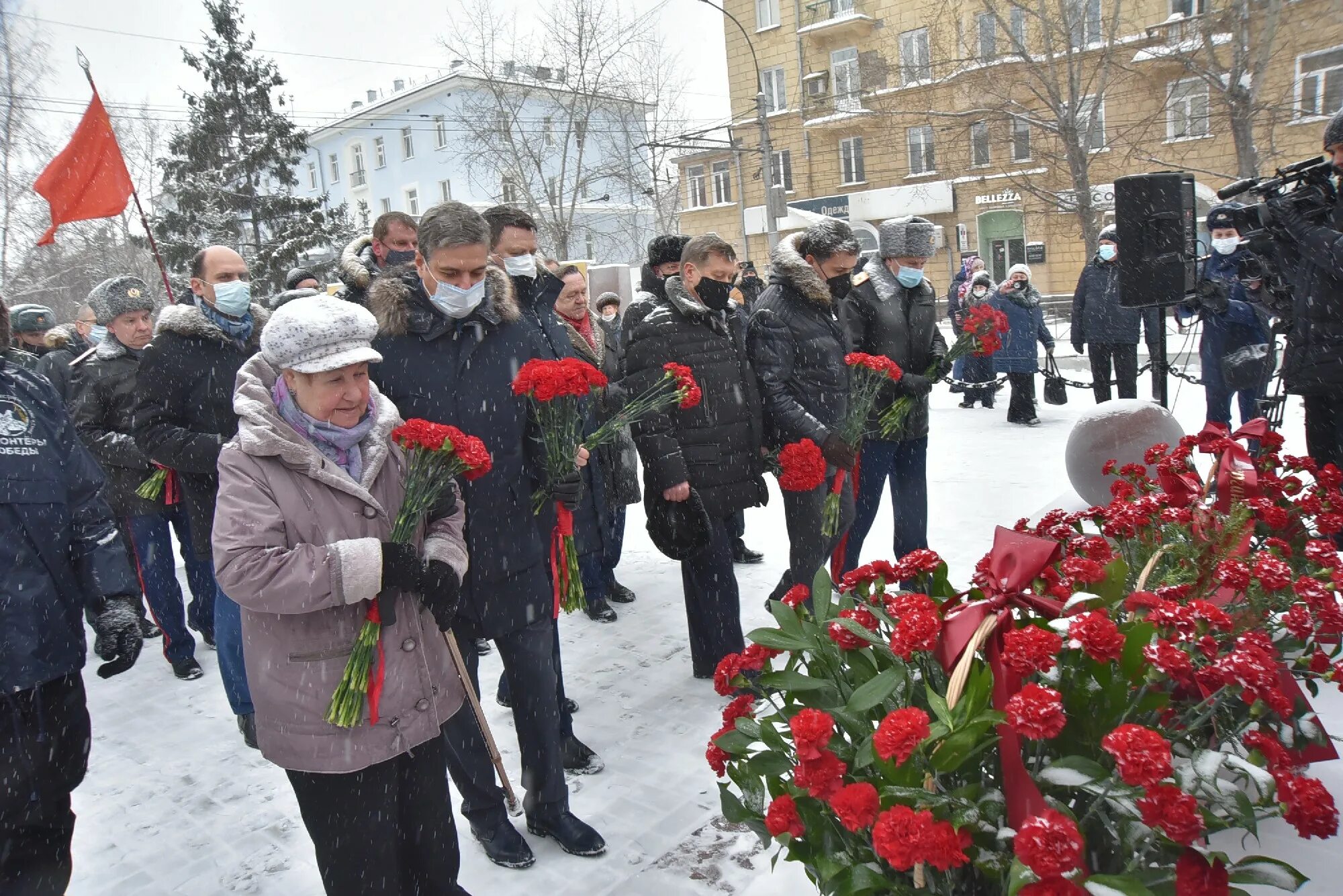 Как сегодня чтут память о блокаде ленинграда. Стела памяти блокадников в Новосибирске. Памяти защитников. Освобождение блокады Ленинграда. 27 Января.