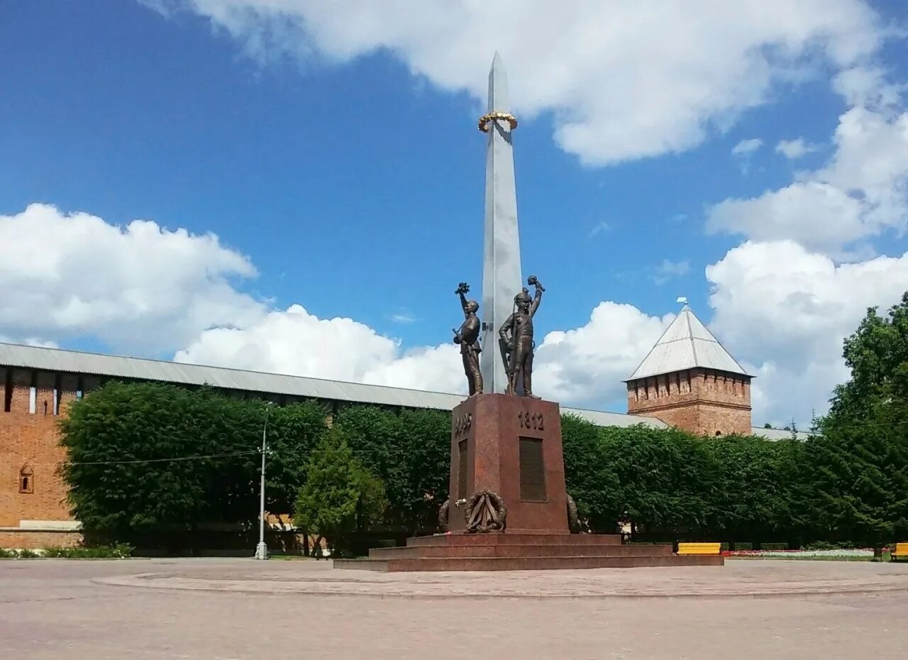 Памятник воинам освободителям в Смоленске. Площадь Победы Смоленск Обелиск Победы. Памятник Победы в Смоленске. Памятники Смоленска Великой Отечественной войны 1941-1945. Памятники культуры смоленской земли