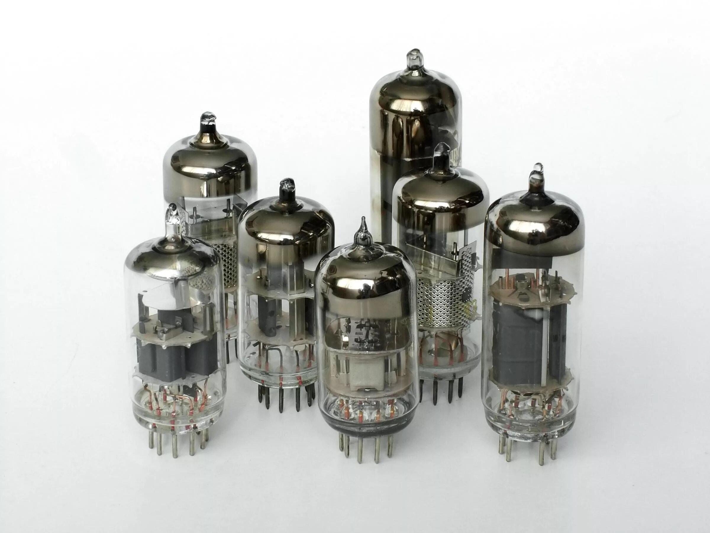Радиолампа 6и4п. Электронно вакуумные лампы 1 поколение. Эл.лампа 6и1п. Лампы ecc81 RFT. Электронные лампы эвм