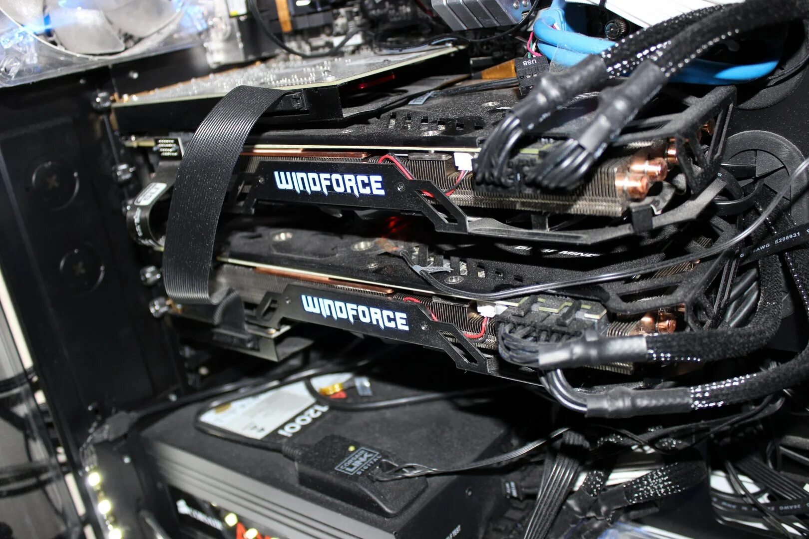 GTX 980 Gigabyte Windforce. SLI Gigabyte Windforce. SLI-2te. GTX 980 Windforce питание.