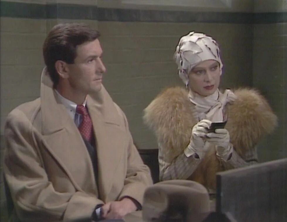 Томми и таппенс бересфорд. Таппенс бересфорд. Партнёры по преступлению 1983. Томми и таппенс. Кристи партнеры по преступлению.