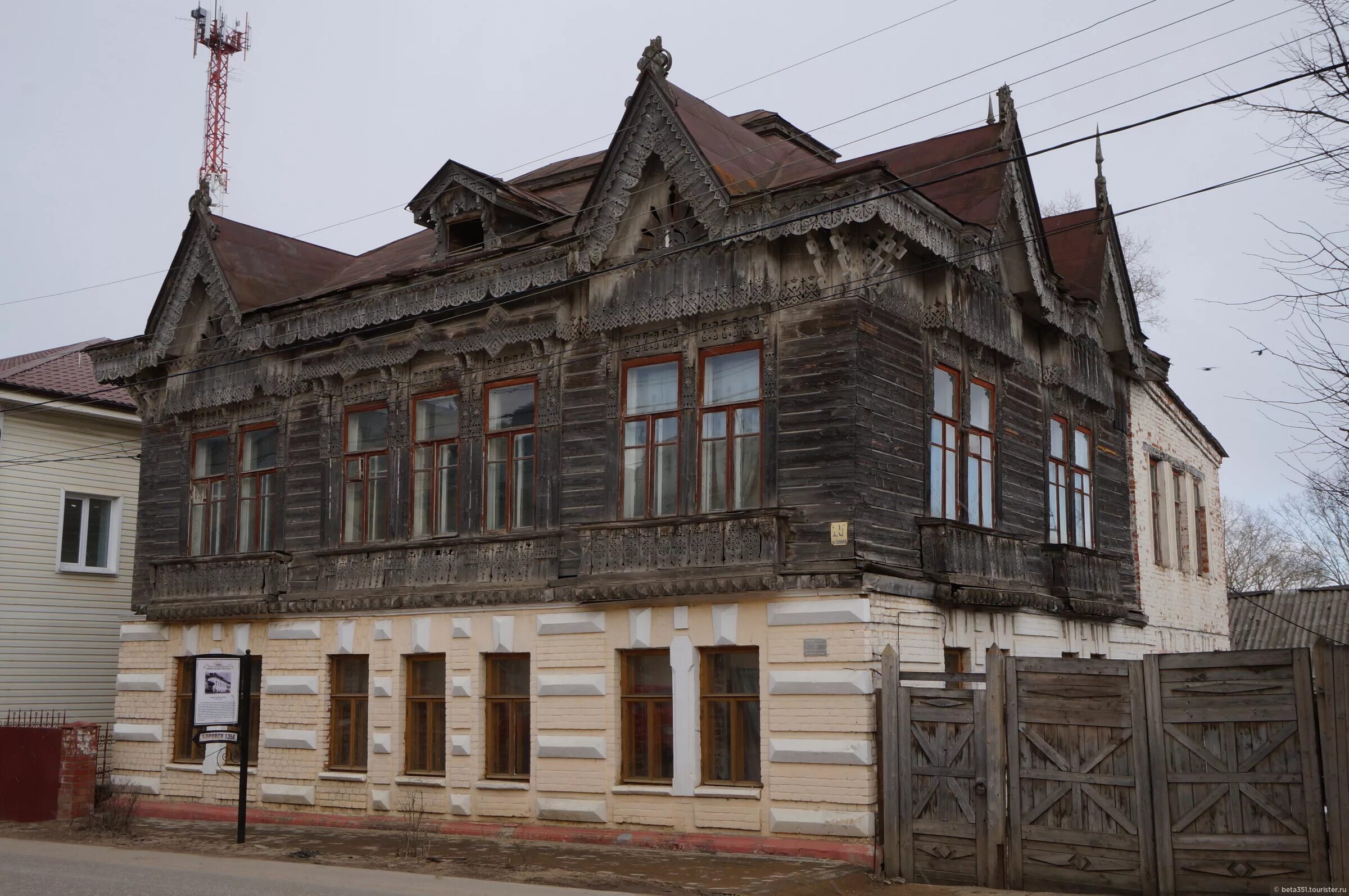 Квартира в боровске. Дом купца Шокина Боровск. Достопримечательности Калуга. Купеческий дом. Боровск Калужская область. Дом Купцова Калуга.