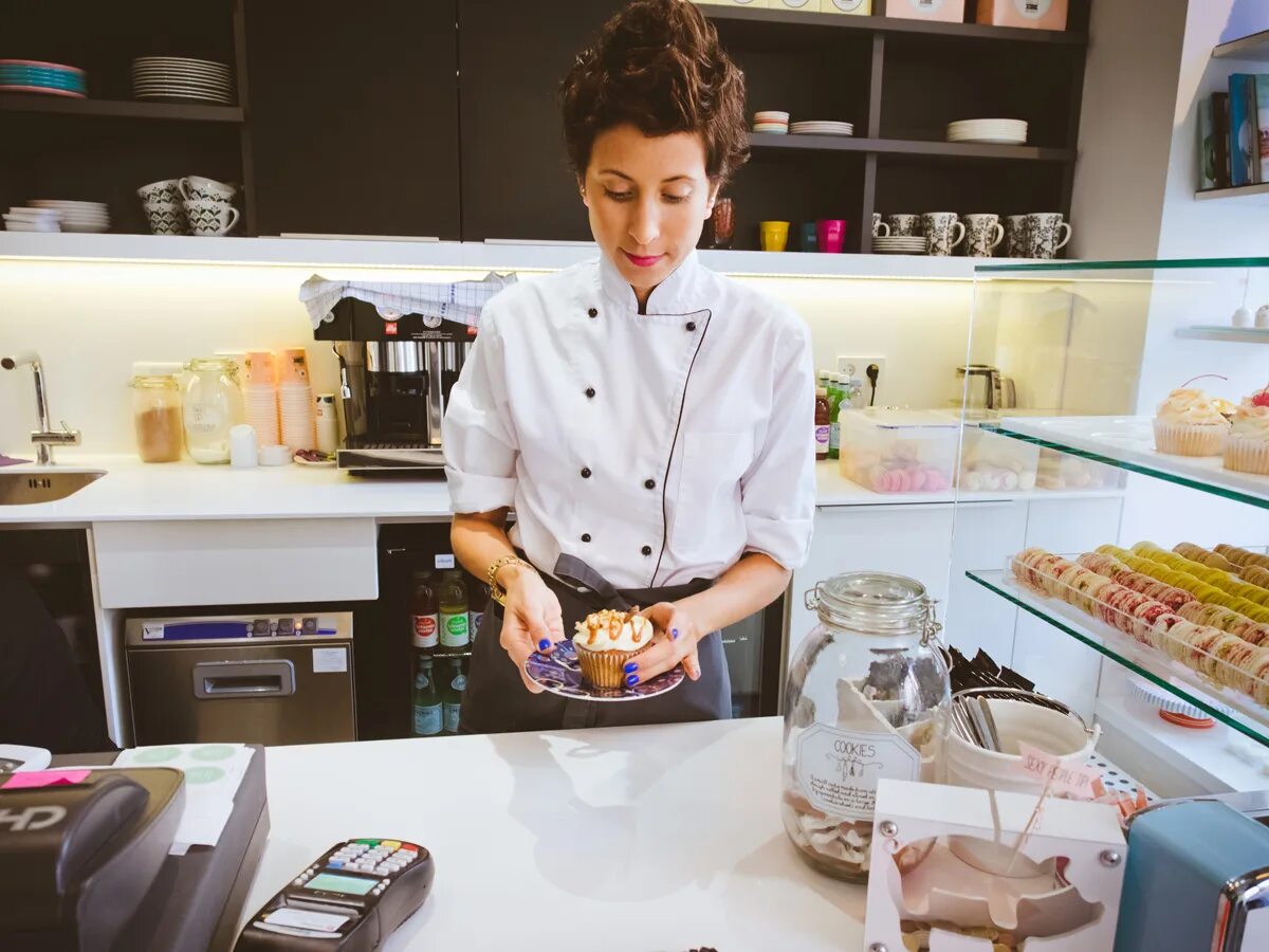 Владелица кофеен в люберцах. Чайхона дюшес балашиха. Владелица кафе. Владелец кофейни. Кафе дюшес люберцы.