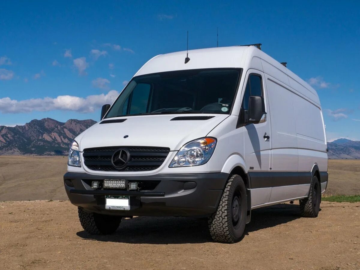 Купить мерседес спринтер грузовой. Mercedes-Benz Sprinter. Мерседес Спринтер. Mercedes-Benz Sprinter грузовой фургон. Мерседес Бенц Sprinter.