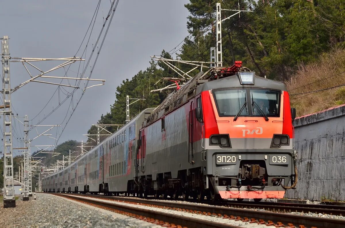 Поезд 024 москва казань. Электровоз эп20-001. Эп 36. Электрички. Тепловоз эп20.