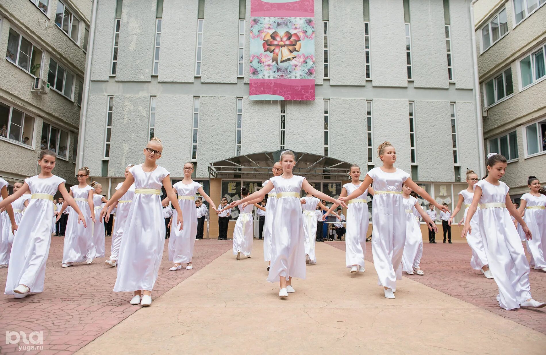 Класс благородных девиц. Школа благородных девиц сериал. Класс благородных девиц ижевск школа 80. Одноклассницы. Класс благородных девиц в москве.
