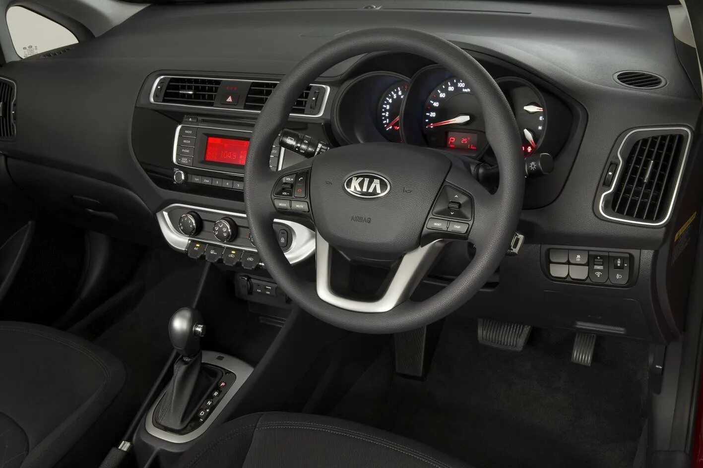 Киа рио 2015 год 1.6. Kia Rio 2015. Kia Rio 2015 панель. Kia Rio 2015 Interior. Kia Rio 3door 2015.