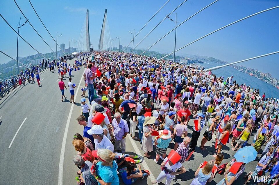 Отметить день рождения во владивостоке. День города Владивосток 2020. С днем города Владивосток. Городской праздник. С днем рождения Владивосток.