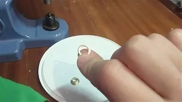 Как поставить люверсы прессом
