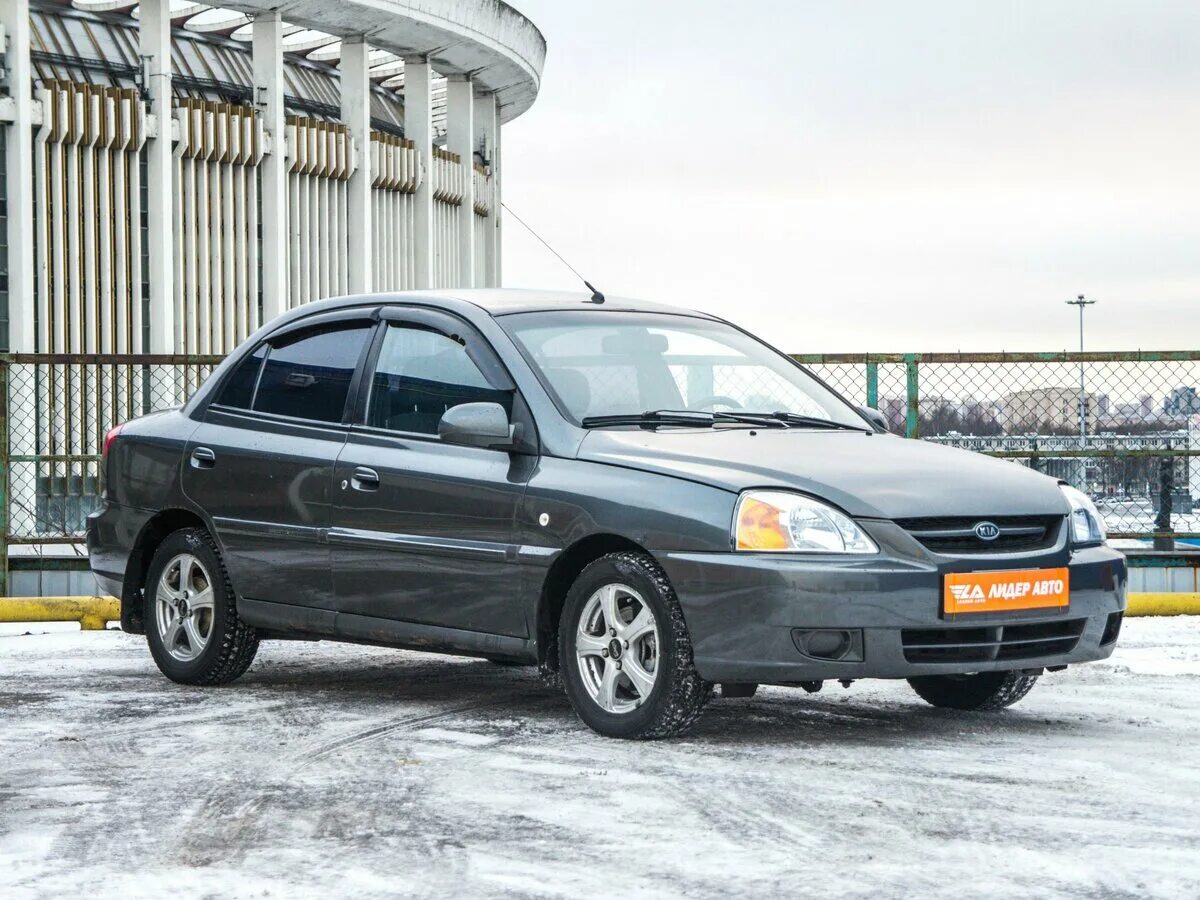 Киа рио 1 поколения купить. Киа Рио 1 Рестайлинг. Kia Rio 1 поколение. Kia седан 2004 года. Киа Рио 1 поколение серебро.