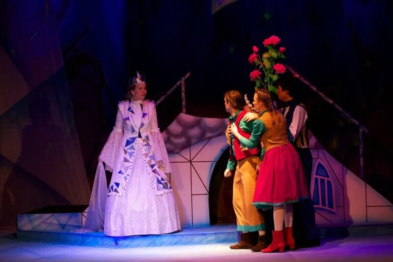 Юлия щетинкина иллюстрации принцессы. Сказка музыкальную королеву. Сказка музыкальную королеву. Музыкальная сказка текст. Сколько идёт музыкальнач сказка снежная королева.