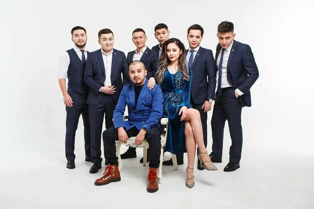 Команда к мультсериал нетфликс. Данияр джумадилов квн. Страйкбол во владимире. Фотосессия команды. Папина дочка команда квн хабаровск.