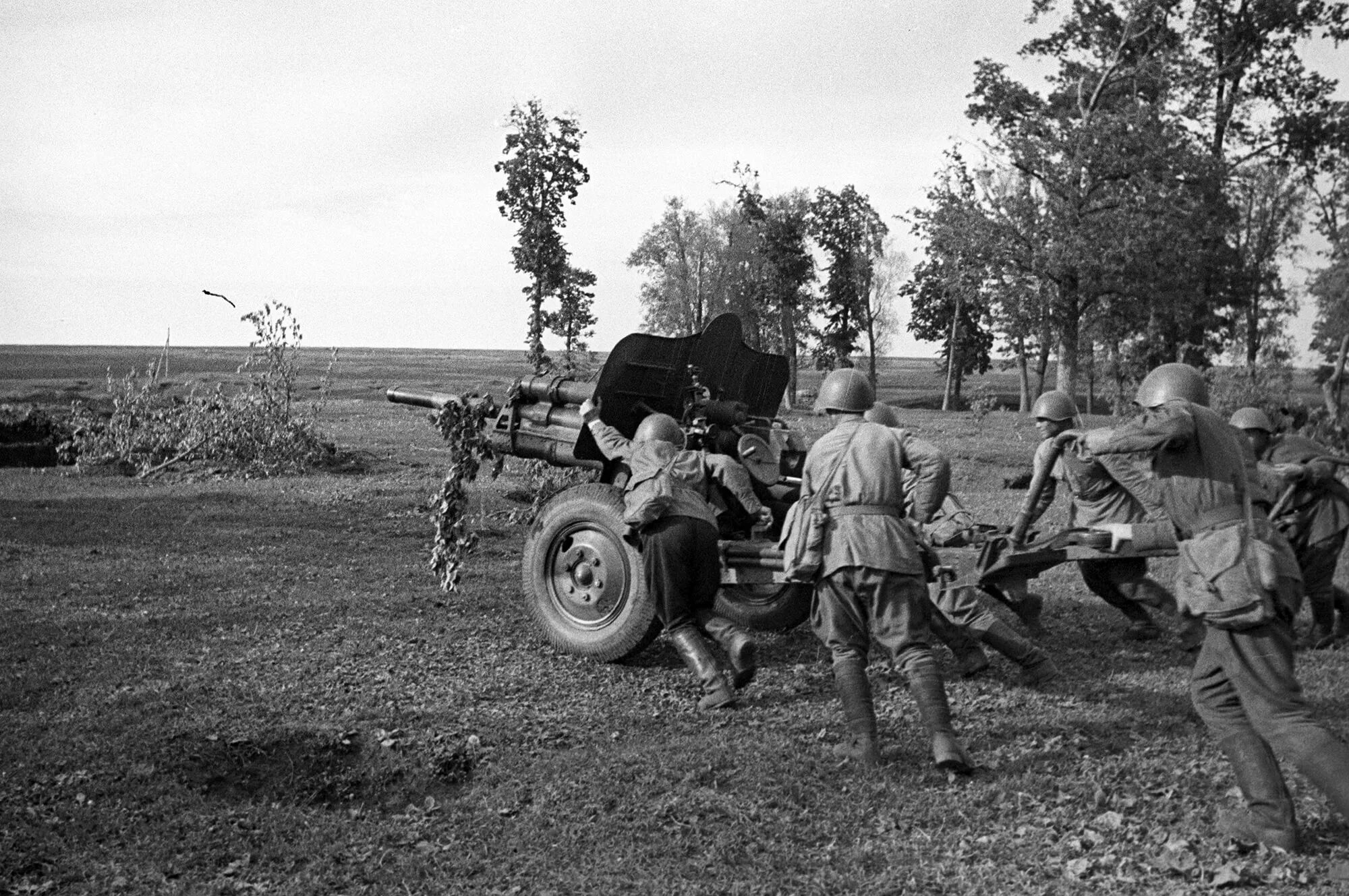 Дивизионная пушка 76 мм 1939. 76 Мм пушка ВОВ. Кинохроника Великой Отечественной войны 1941-1945. Военная хроника 1941