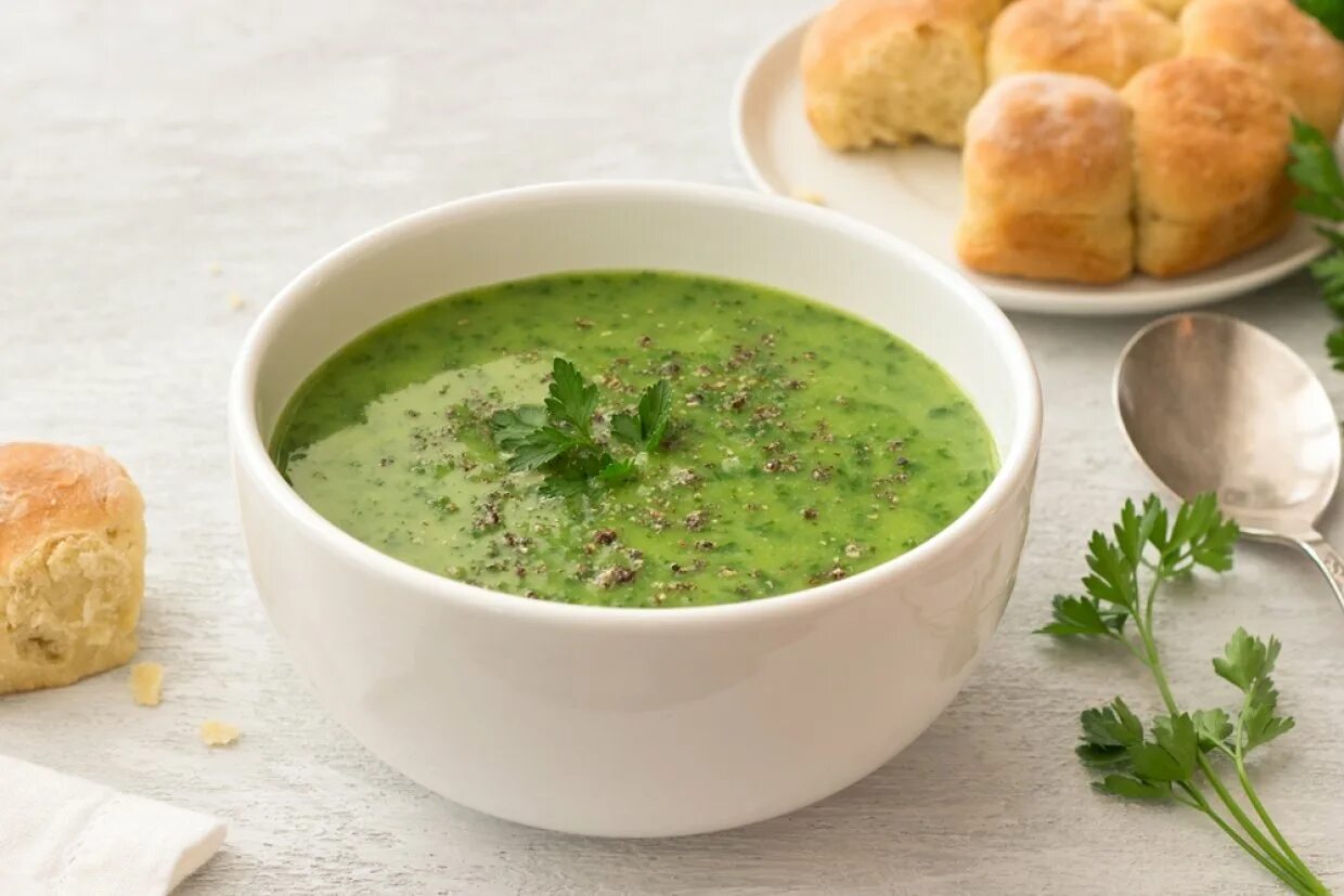Простой суп пп рецепт. Зеленый суп пюре. Суп пюре ПП. ПП суп пюре пюре. Зеленые супы для похудения.