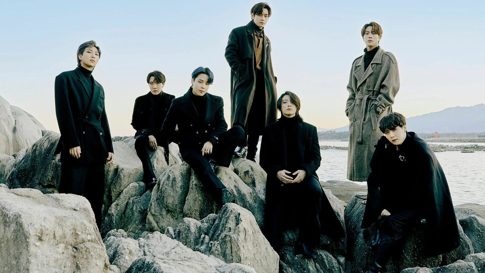 Bts sub. Bts 2025. бтс гритинг 2025. бтс winter package 2025. бтс фотосессия 2025.