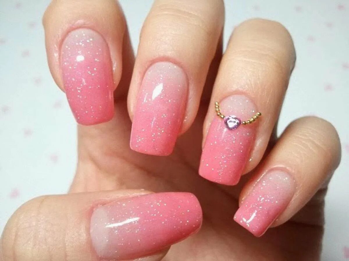 Наращивание розовый. Розовые ногти. Ногти розовые с блестками. Нежно розовый маникюр. Розовый френч на ногтях.