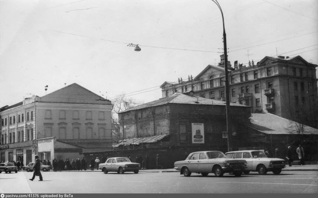 Колхозная площадь. Малая колхозная площадь в москве. москва колхозная площадь 80-е. колхозная площадь в москве сретенка. церковь троицы в листах на сухаревской.