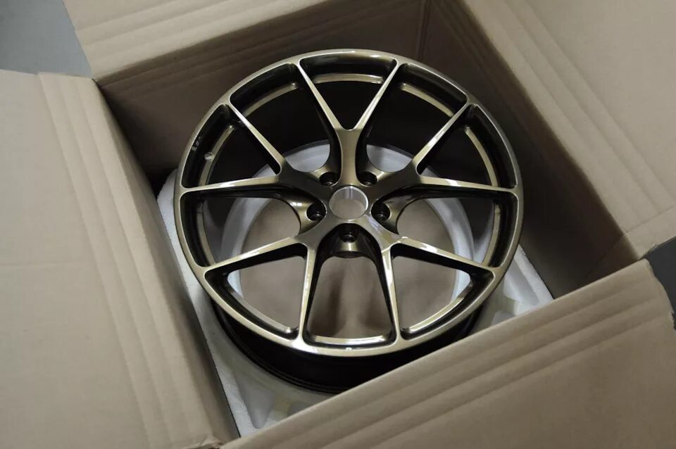 Диски литые r17 5. Hre r17. диски hre 5.112 r17. диски hre r17 5x112. hre r17 5x108.