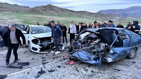 Adıyaman'da iki otomobil çarpıştı: 3 ölü, 3 yaralı. 