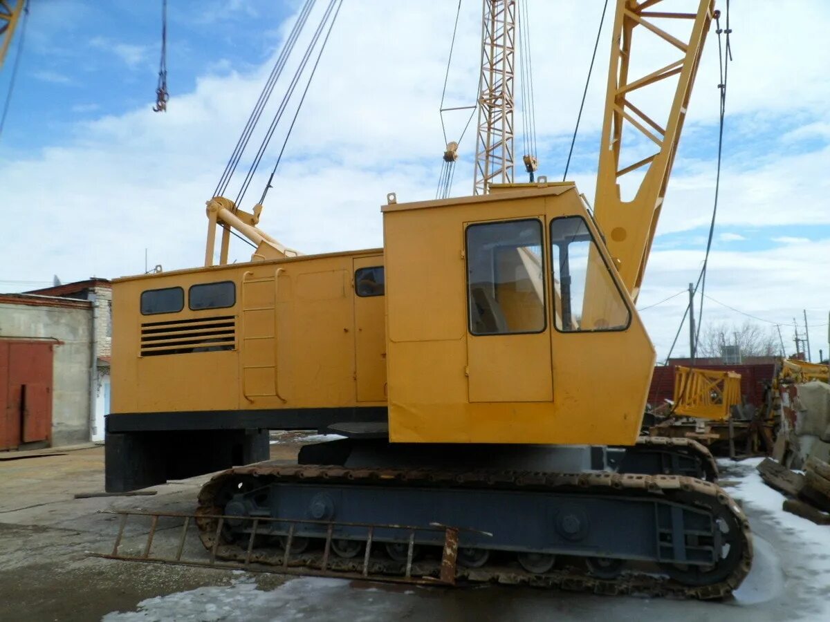 Стрела крана дэк 251. Кран дэк 251. Кран дэк 251. Гусеничный кран дэк-251. Дизель электрический кран дэк-251.