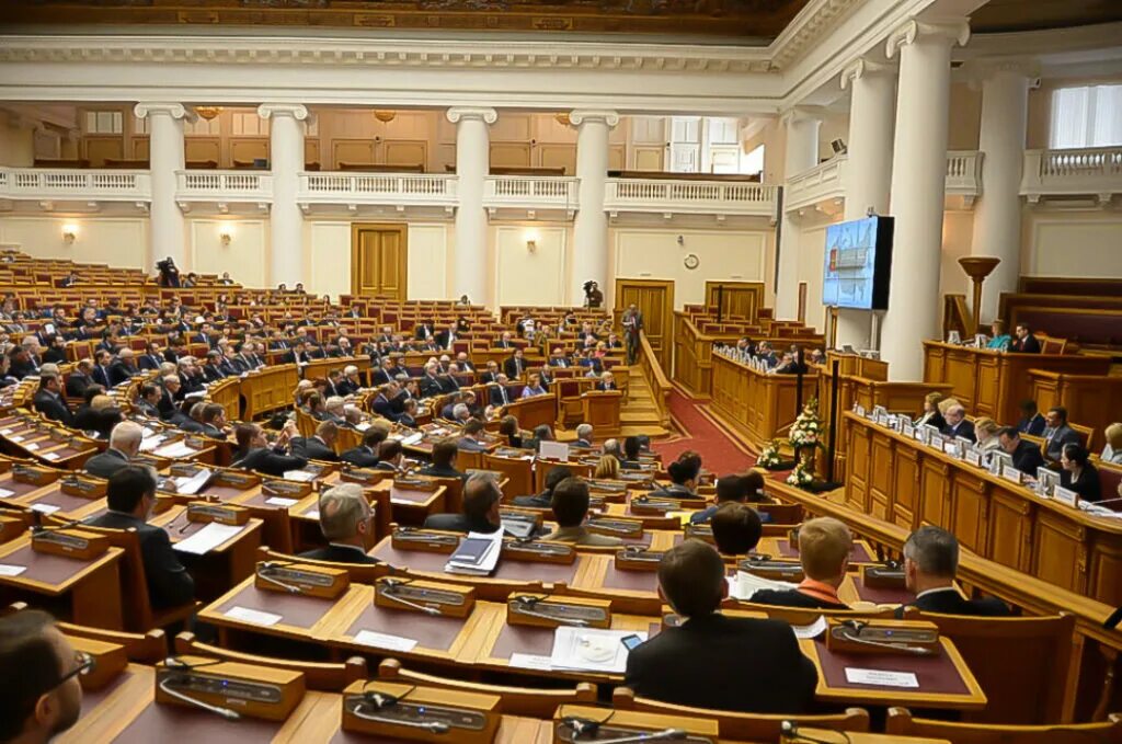 Парламент какой год. Федеральное собрание парламент РФ. Совет законодателей Таврический дворец. Парламент РФ это государственная Дума. Законодательная власть РФ Законодательное собрание совет Федерации.