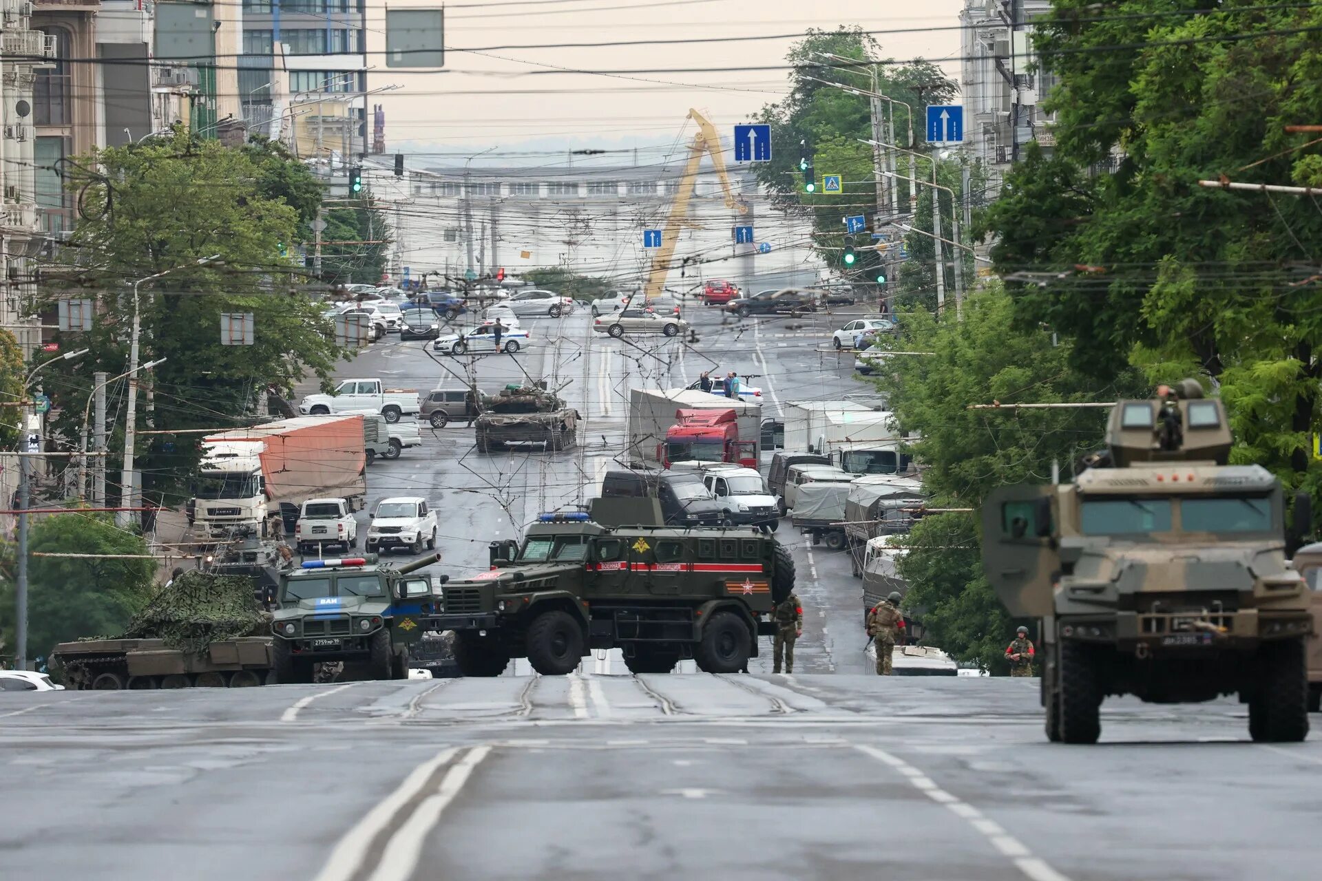 Военная техника в Ростове. Танки на улицах Москвы. Войска в Ростове на Дону.