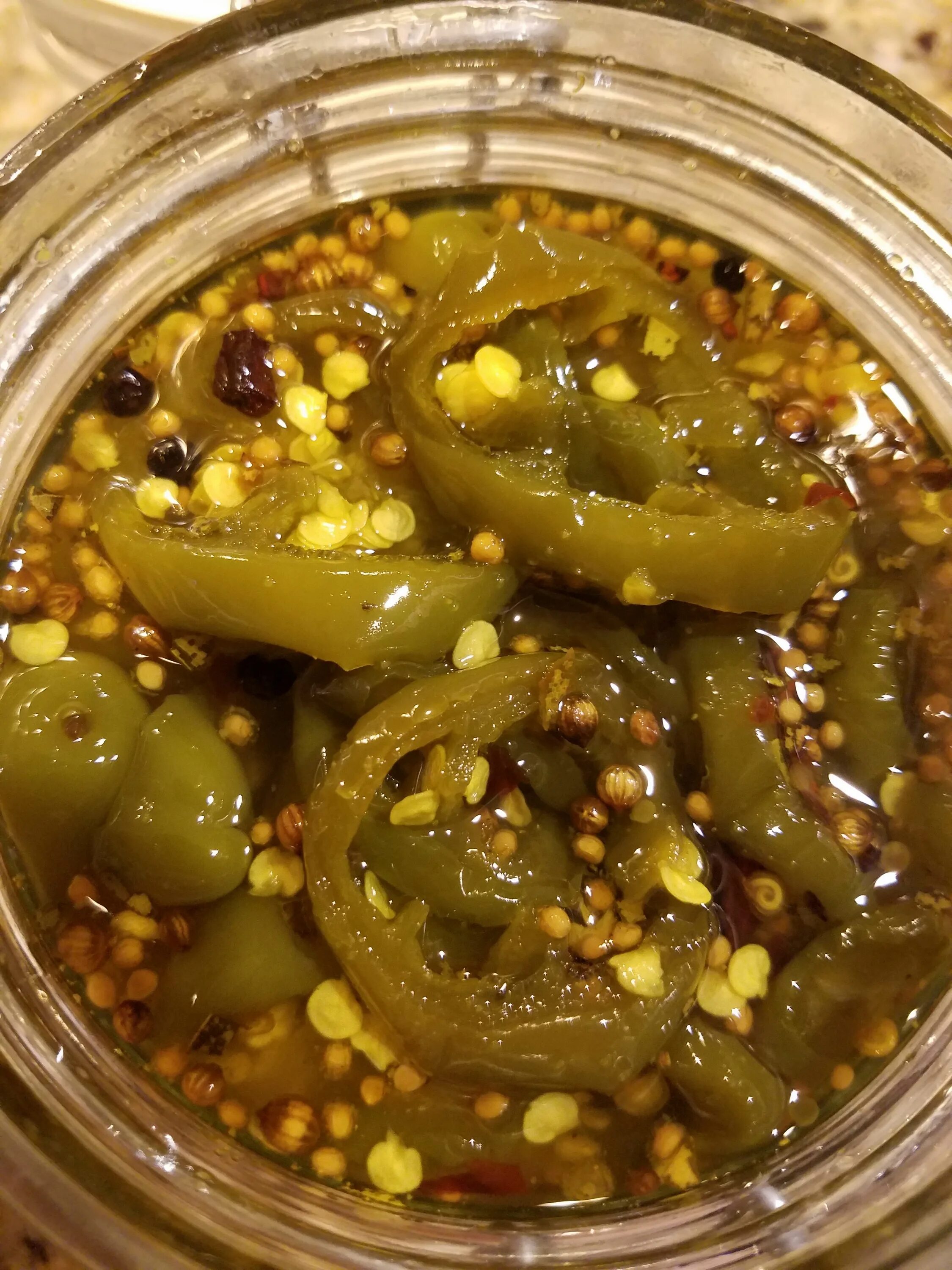 Вкусный рецепт халапеньо на зиму. Халапеньо в маринаде. халапеньо квашеный. перец халапеньо маринованный. халапеньо на зиму.