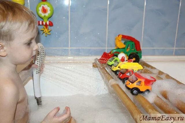 Развлечение в ванной для детей. Игрушка для купания в ванной. Липучки игрушки для детей для ванны. Игры в ванной для детей.