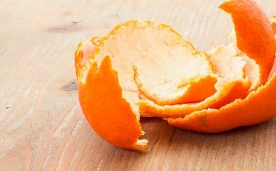 Кожура плодов. Апельсиновая кожура. Кожура мандарина. Цитрусовые корки. Мандариновые жэопки.