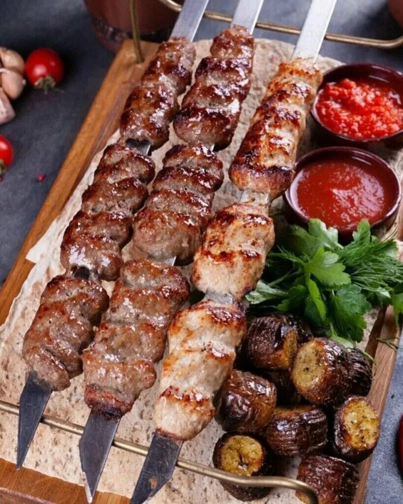 хоровац кебаб. вкусный шашлык рядом со мной. шашлык на шампуре. вкусный шашлык рядом со мной. шашлычный дворик люля кебаб.