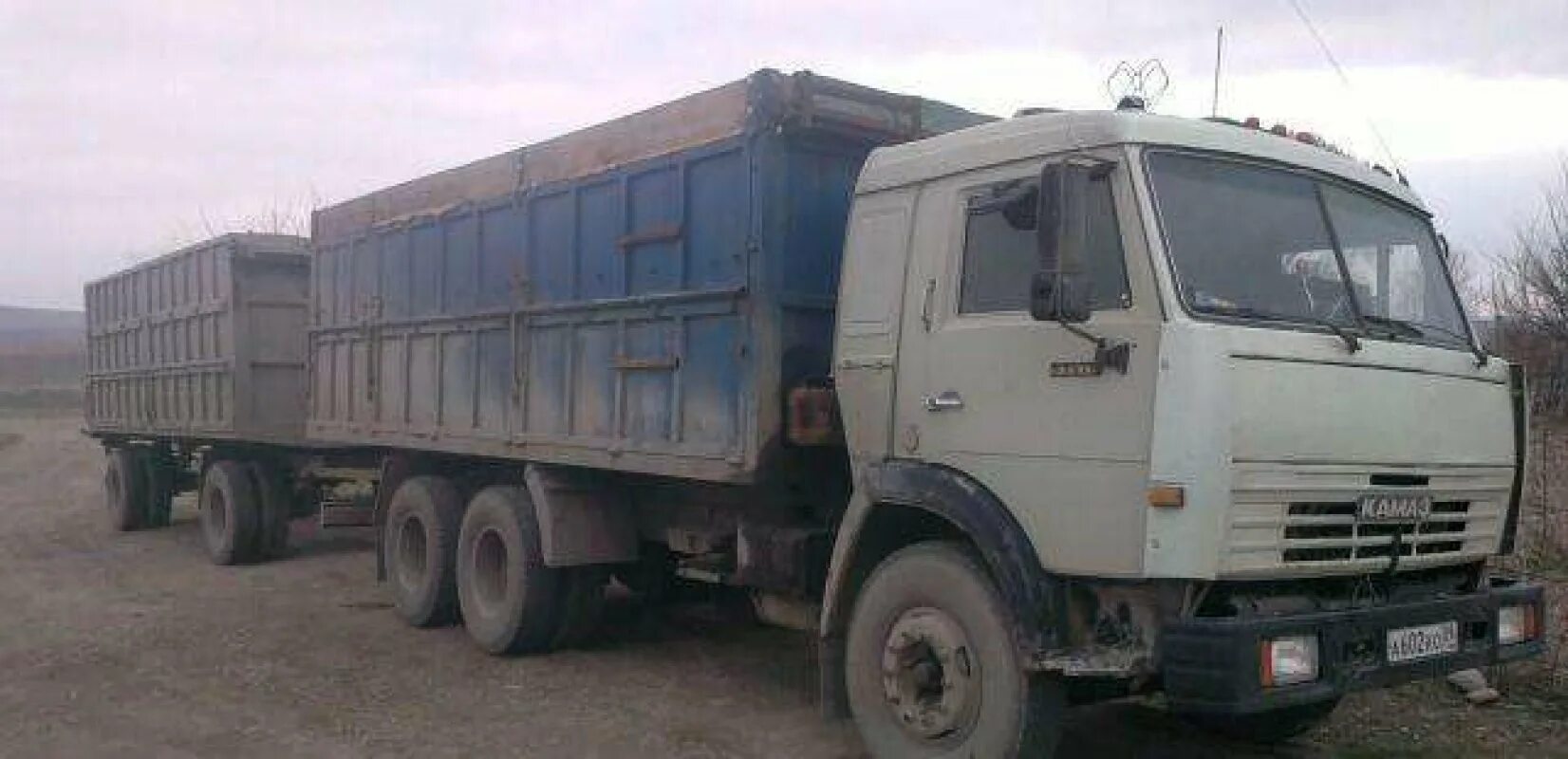 Камаз. 53215 зерновоз. Камаз 53212. Камаз 1994 года. Камаз 65115 капремонт.