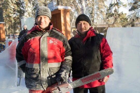 Фестиваль ледяных скульптур на Аляске.