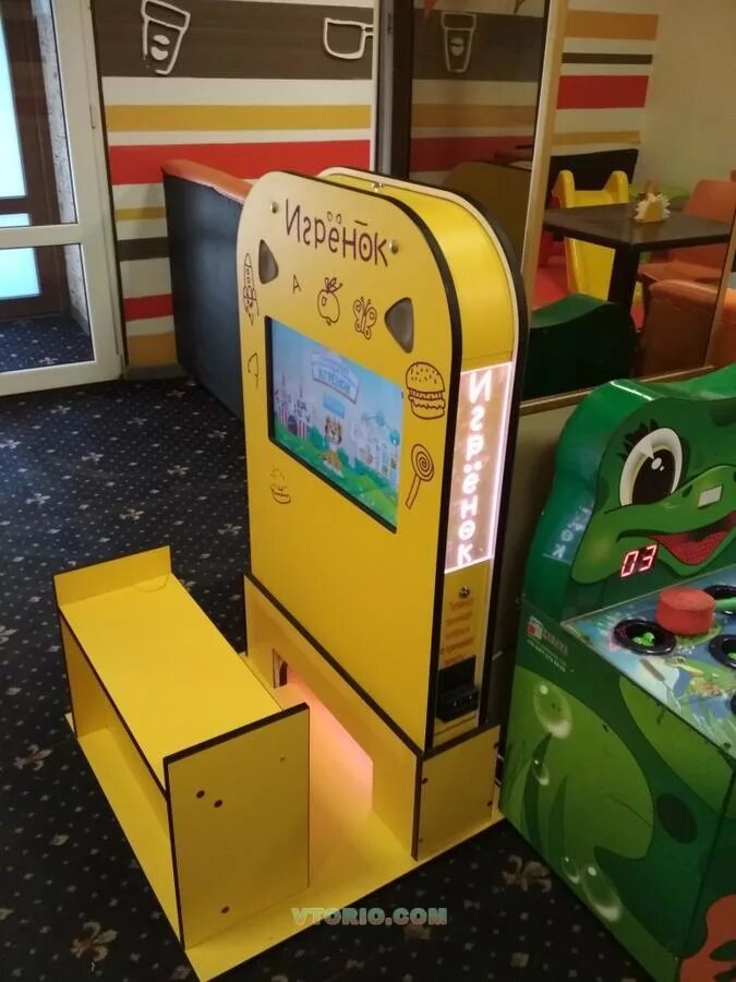Детские терминалы. Детские автоматы вендинг Paw Patrol с купюроприемником. Игровой терминал автомат. Сенсорные игровые автоматы. Детский игровой автомат сенсорный.