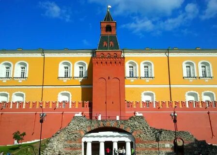 Кремль двор