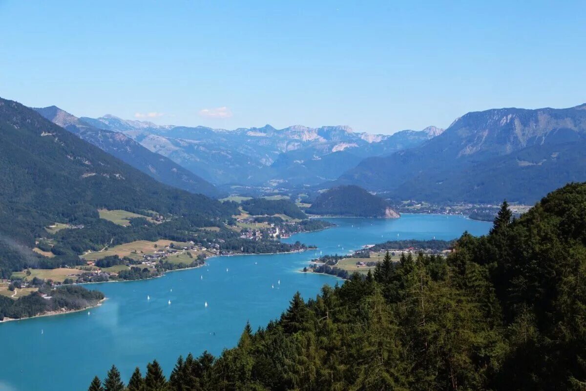 На озерах австрии. Озеро Вольфгангзее. Wolfgangsee Австрия. Вольфгангзее озеро Вольфгангзее в Австрии. Озеро Клопайнерзее Австрия.