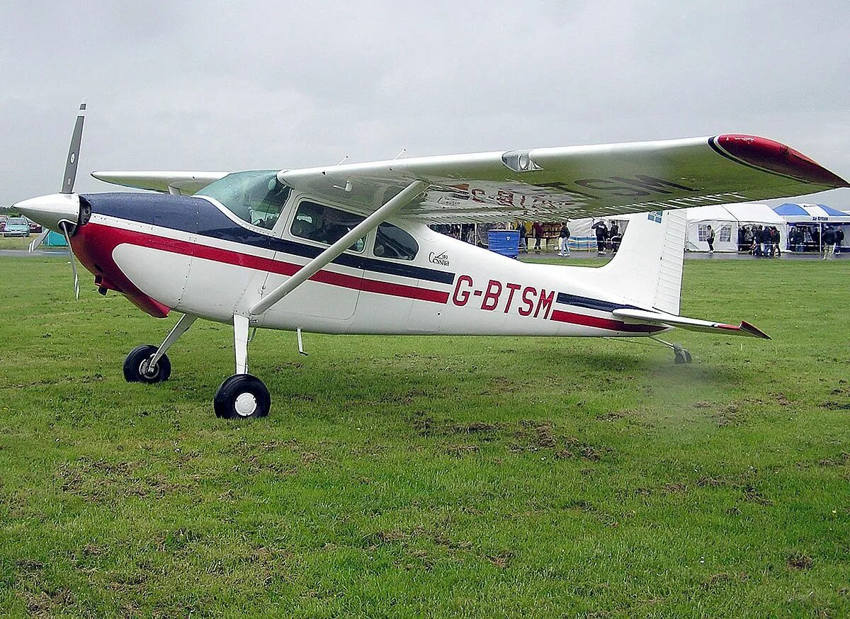 Легкая авиация. Cessna 180 Skywagon. Одномоторный самолет Cessna. Цессна 185 Скайвэгон. Cessna 451.