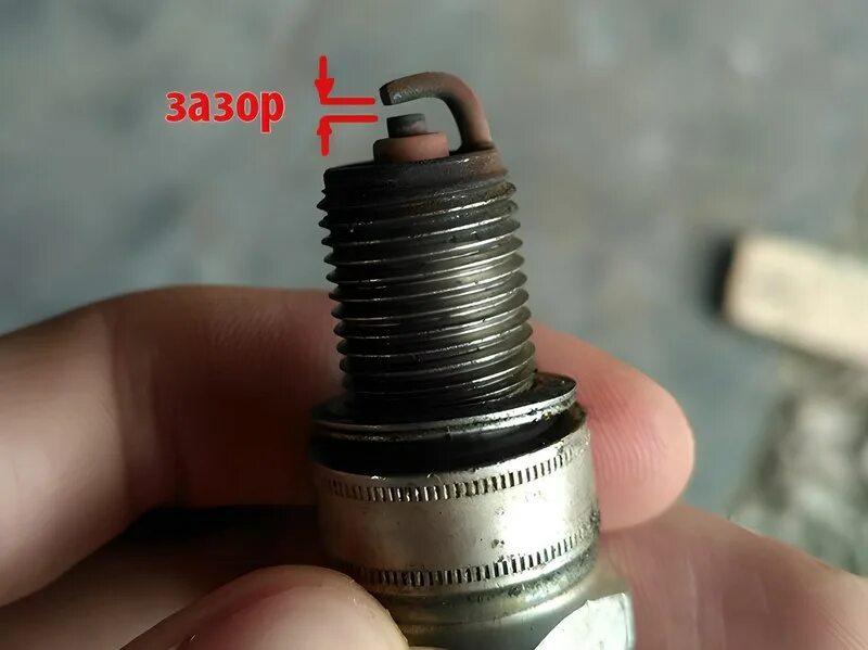 Как правильно выставить зазор. Z18xer свечи зажигания. зазор свечей для лодочного мотора хонда 200. зазор электродов свечи зажигания. свеча зажигания 16 мм резьба.