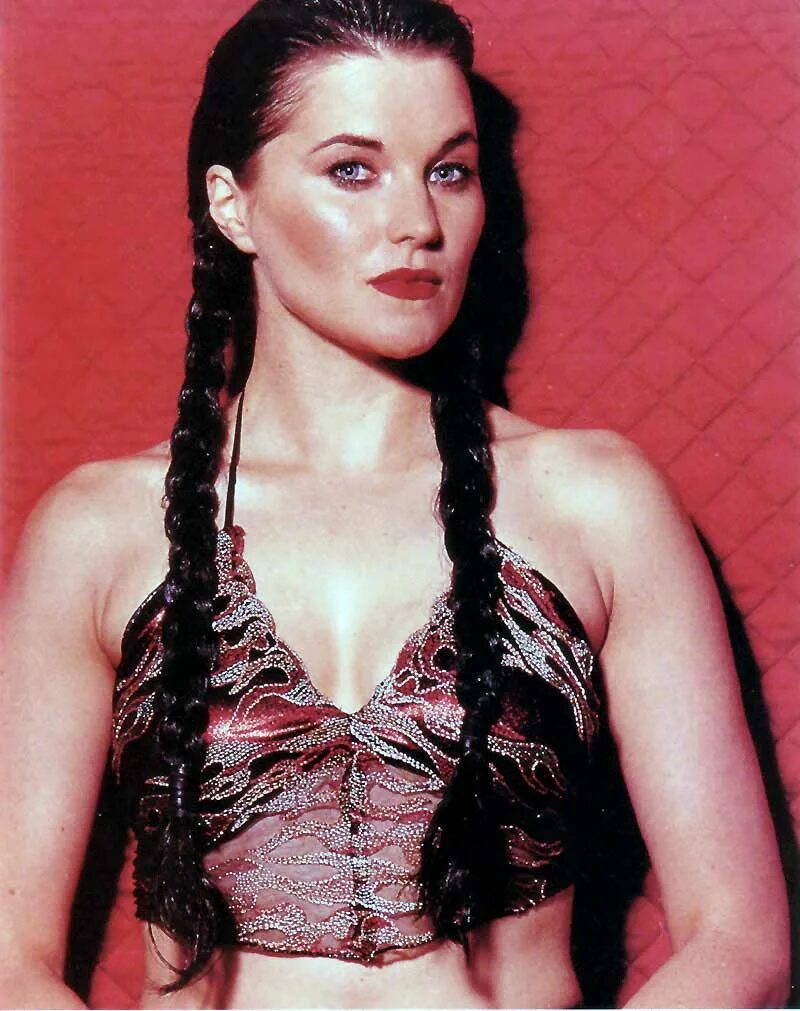 Lucy Lawless. Люси Лоулесс молодая. Люси Лоулесс в молодости. Зена Королева воинов актриса Люси Лоулесс.