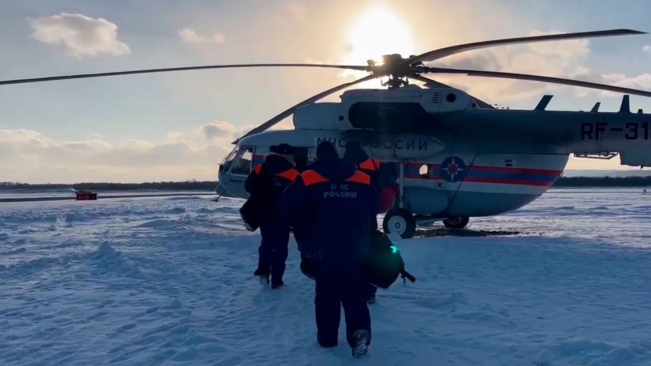 Вертолет Робинсон. Вертолет МЧС. Вертолёт МЧС России. Новостной вертолет. Вертолет сми