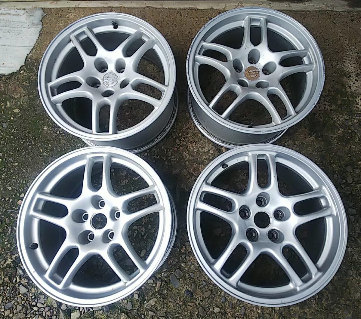 Диски ниссан скайлайн 34. Nissan skyline 34. Nissan skyline r34 white. Диски nissan skyline r34. Nissan r33 диски.