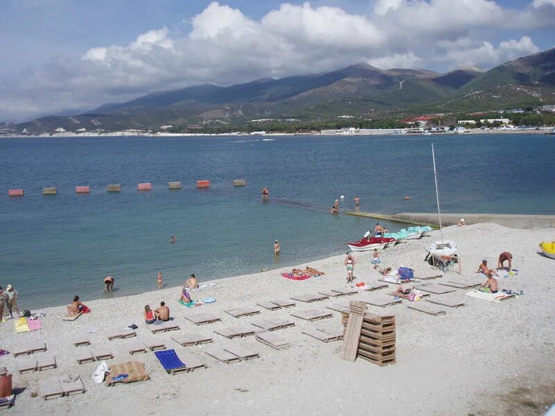 геленджик пос кабардинка. городской пляж кабардинка. посёлок кабардинка краснодарский край. геленджик кабардинка море. кабардинка набережная и пляж.