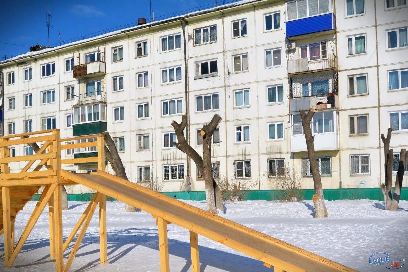 Микрорайон усольский березники. Красных партизан 44 усолье-сибирское. Жилой комплекс любимов березники. Расписание автобусов микрорайон усольский. 47 усолье микрорайон.