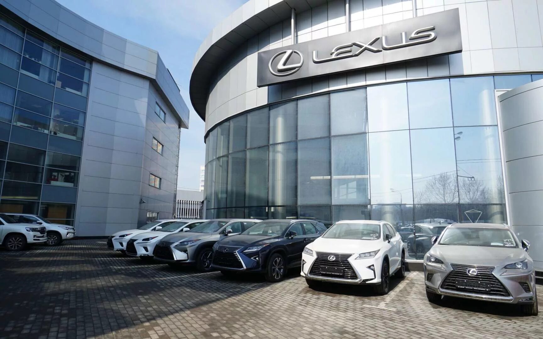 Автосалон лексус. Лексус тт. Автосалон лексус в москве. Автосалон лексус в москве. Lexus коломенское.