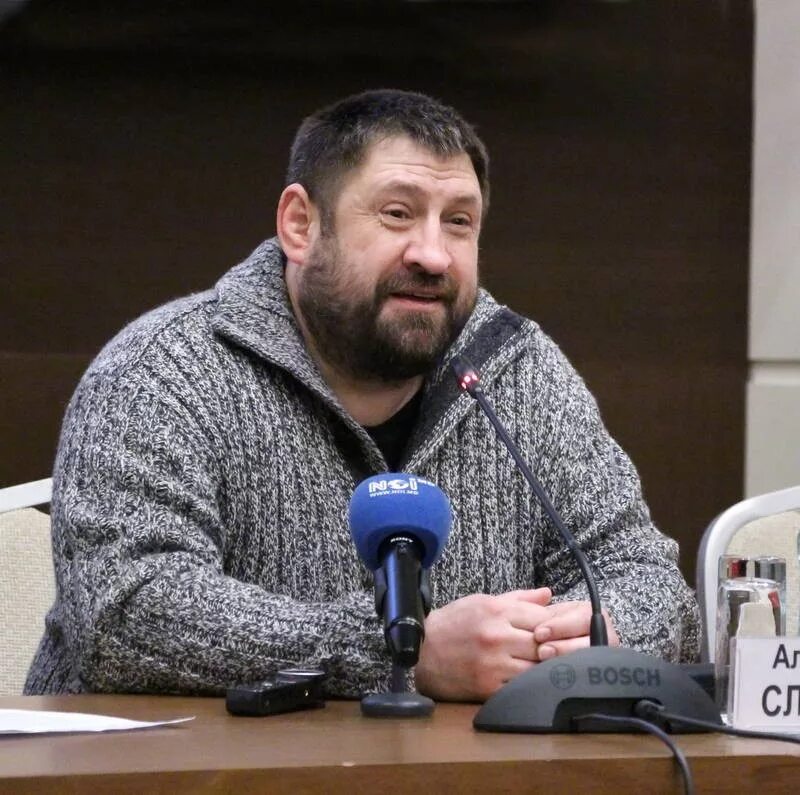 Виталий кармазин журналист. Вгтрк журналисты биографии. Алексей петров корреспондент вгтрк. Богданов валентин олегович журналист. Вгтрк псков парфенов.