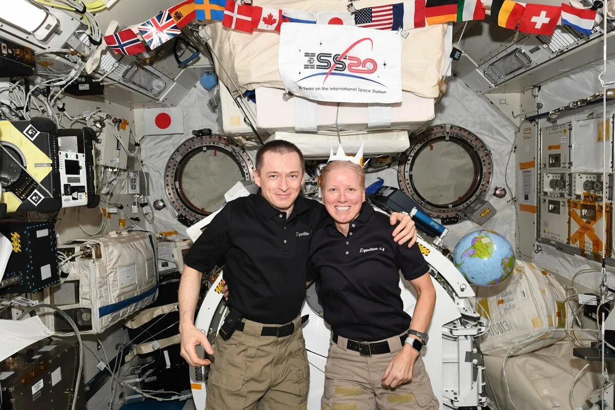 Мкс какая. Международная космическая станция iss. 65 экспедиция на мкс. союз мс 20 экипаж. мкс роскосмос.
