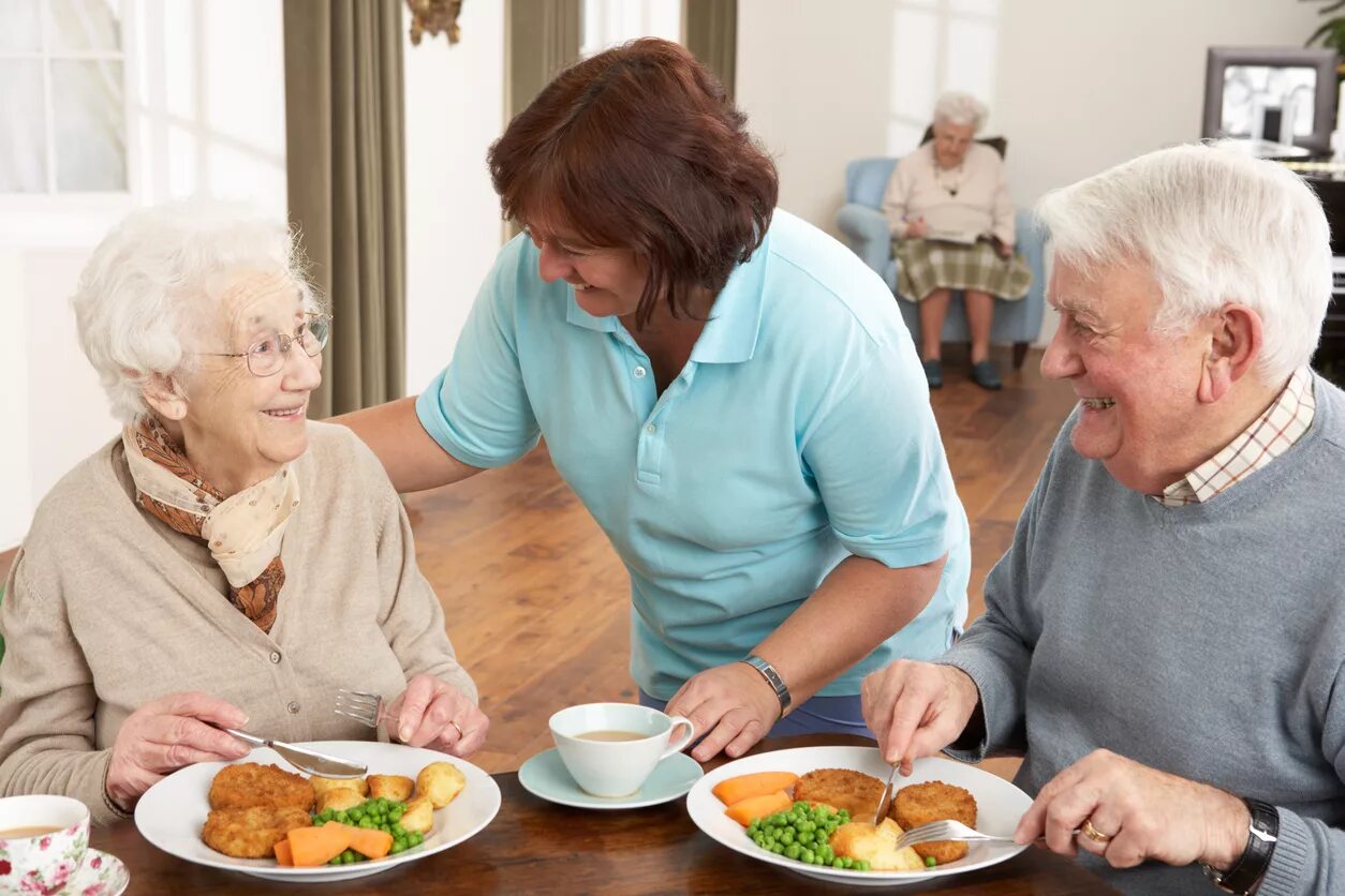 Деменция отказывается от еды. Питание пожилого человека. Пожилые люди. Питание людей пожилого и старческого возраста. Рациональное питание пожилых людей.