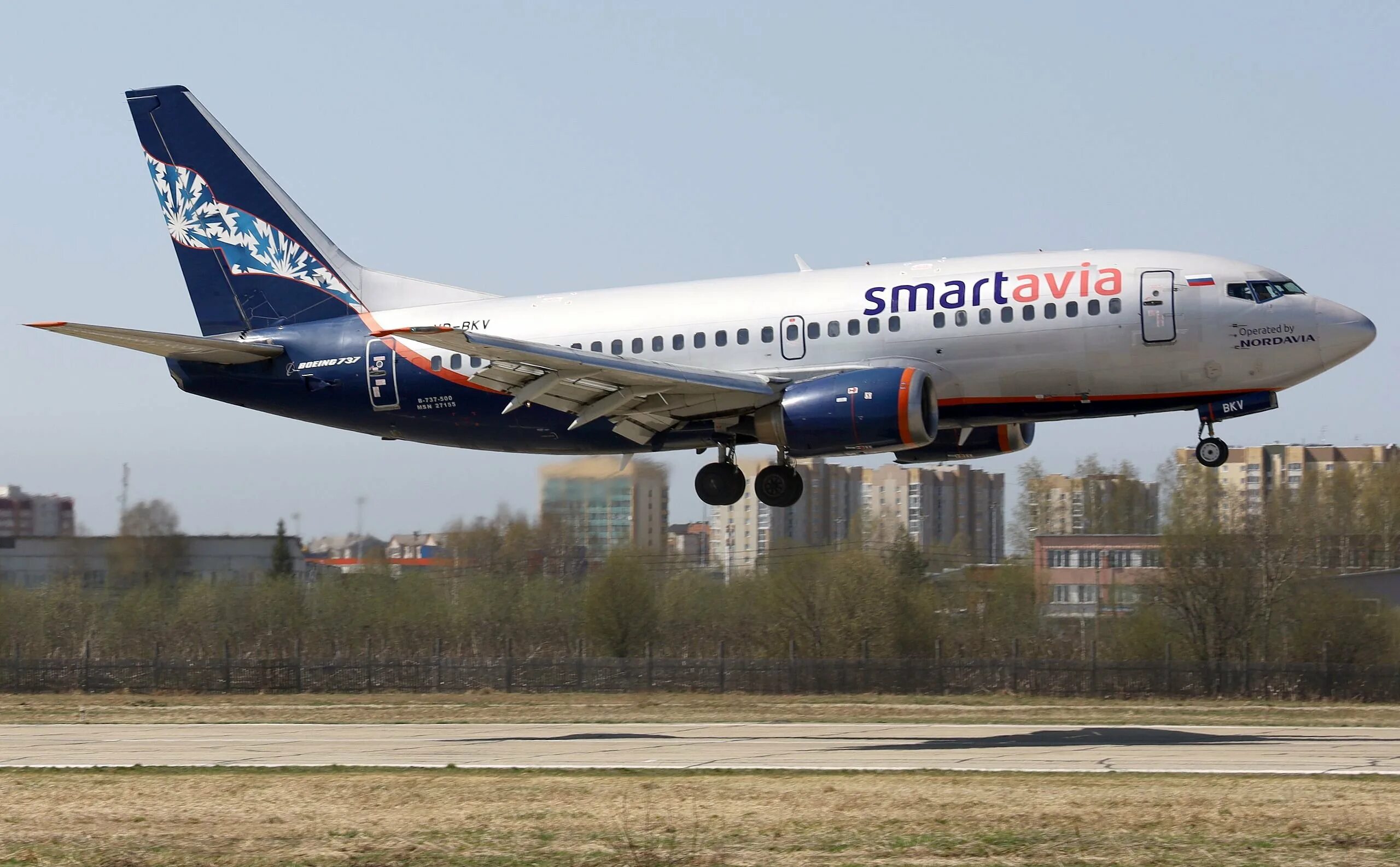 Смарт авиа чья. Боинг 737 смартавиа. самолёт боинг 737 смартавиа. 737 500 смартавиа. боинг 737-800 smartavia.