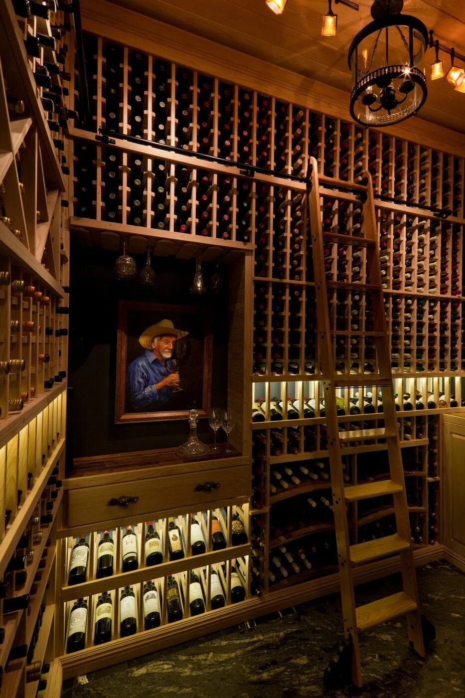 Wine room. Wine room москва. наружная отделка винного бара. львов wine room. отделка винных по грибов дизайн.