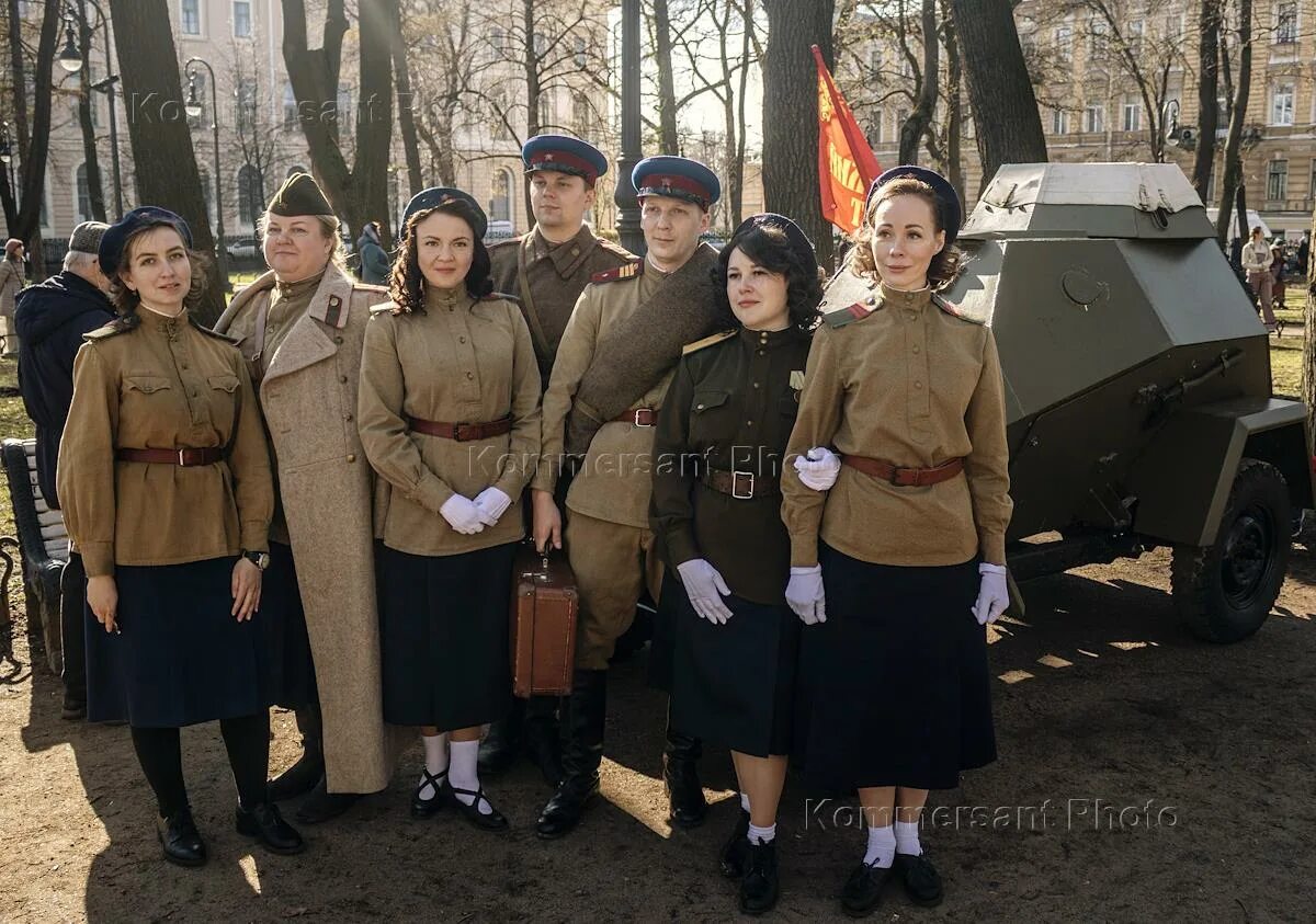 9 мая выступит. 22 Июня праздник.